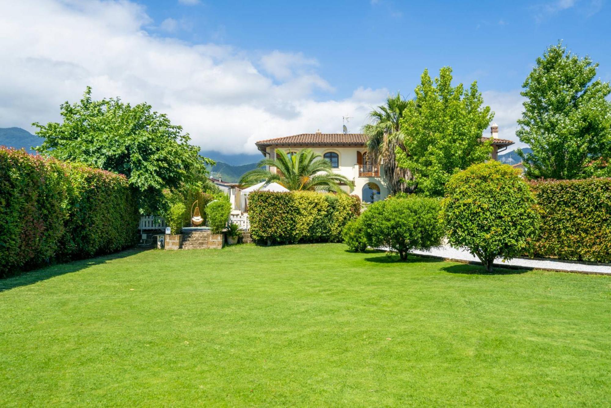 Villa Lorenzo Querceta Εξωτερικό φωτογραφία